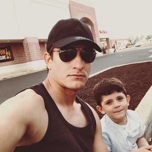 Meet your Posher, Carlos